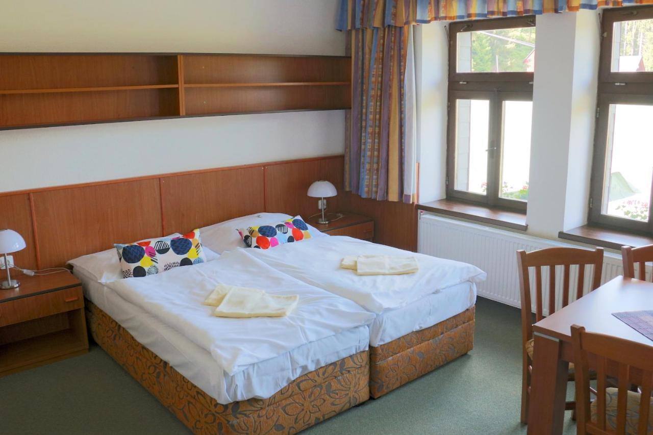 Kořenov Hotel Maredis מראה חיצוני תמונה