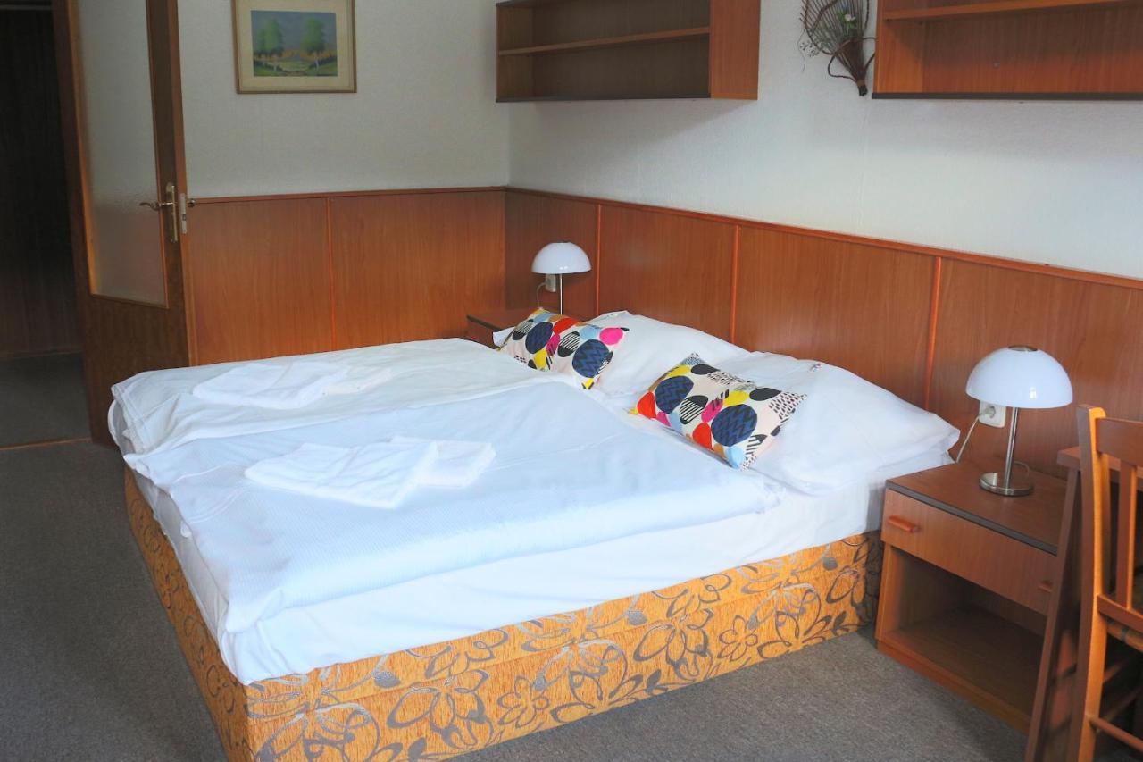 Kořenov Hotel Maredis מראה חיצוני תמונה