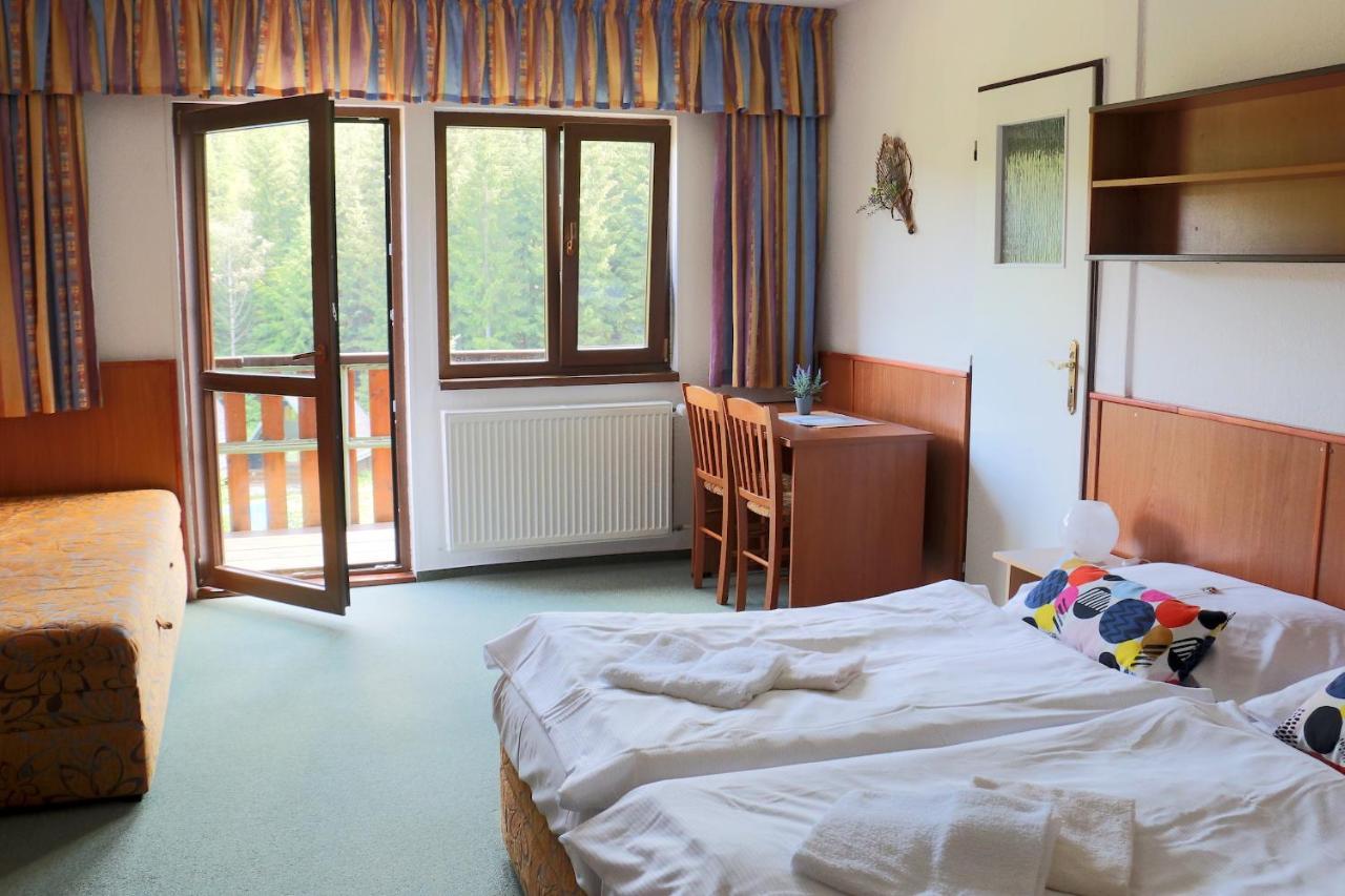 Kořenov Hotel Maredis מראה חיצוני תמונה
