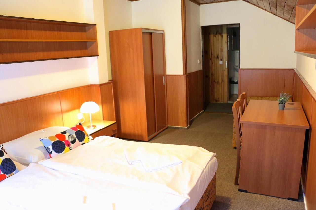 Kořenov Hotel Maredis מראה חיצוני תמונה