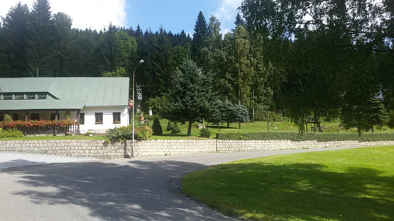 Kořenov Hotel Maredis מראה חיצוני תמונה