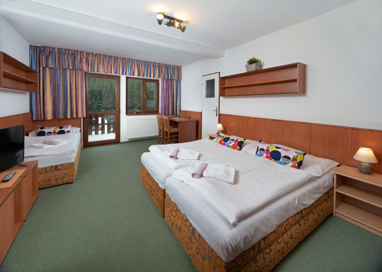 Kořenov Hotel Maredis מראה חיצוני תמונה